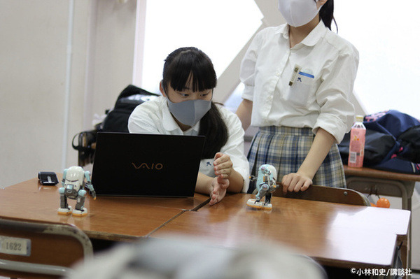 遊んで学べるプログラミングロボット「あるくメカトロウィーゴ」の先行販売がMakuakeで開始 一般発売は2021年3月を予定