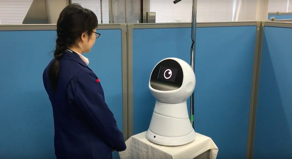 京阪電車が駅案内ロボット「ekibo」(エキボ)の実証実験　祇園四条駅をICTのモデル駅としてロボットの有効性を検証