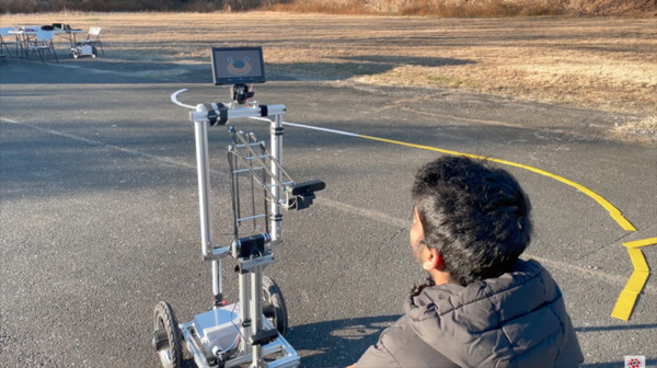 携帯電話回線を使ったアバターロボットシステム アトラックラボと銀座農園が共同開発 双方向のコミュニケーションも可能