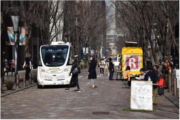 歩行者とモビリティは共存できるか？ 東京の丸の内仲通りで自動運転の低速モビリティの運行実験　大丸有協議会とBOLDLYが連携