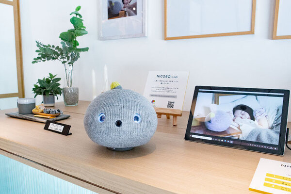 パナソニックの「NICOBO」(ニコボ)体験レビュー(1)　話題の「弱いロボット」見て触れて会話してきた