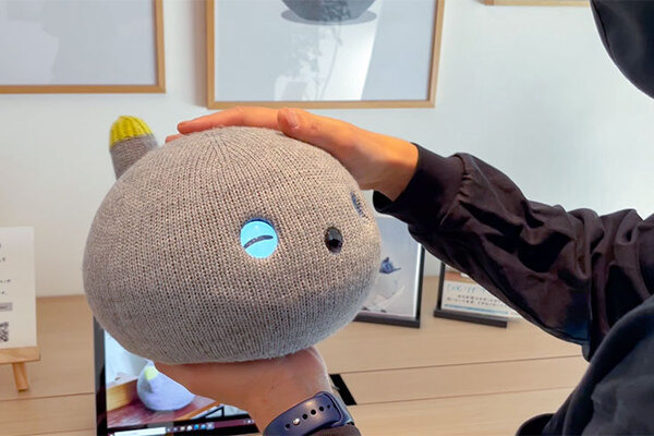 パナソニックの「NICOBO」(ニコボ)体験レビュー(1)　話題の「弱いロボット」見て触れて会話してきた