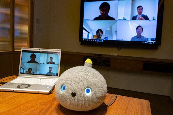 パナソニックの「NICOBO」(ニコボ)体験レビュー(2) 「追加販売はある? 着せ替えできる? 感情モデルって何?」開発チームに聞く