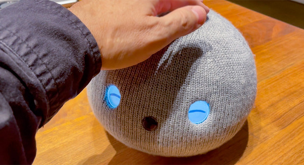 パナソニックの「NICOBO」(ニコボ)体験レビュー(2) 「追加販売はある? 着せ替えできる? 感情モデルって何?」開発チームに聞く