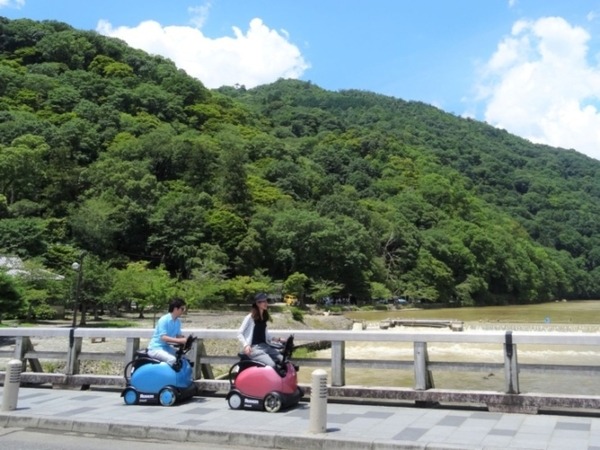 スマートモビリティ「RODEM」が歩道や車道(公道)を走る　5Gでの遠隔操縦も　一般の人が体験できるイベントを京都で開催