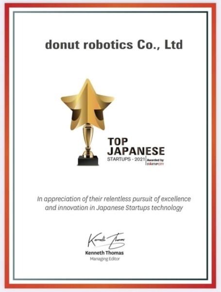 スマートマスク『C-FACE』と自動翻訳の言語フリー空間サービス『友コネクト』が連携　マスクをして外国人との自由会話の空間へ