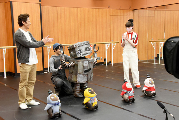 劇団四季「ロボット・イン・ザ・ガーデン」LOVOTオーナー限定スペシャルデー開催！壊れかけロボット「タング」とLOVOTのダンス動画公開