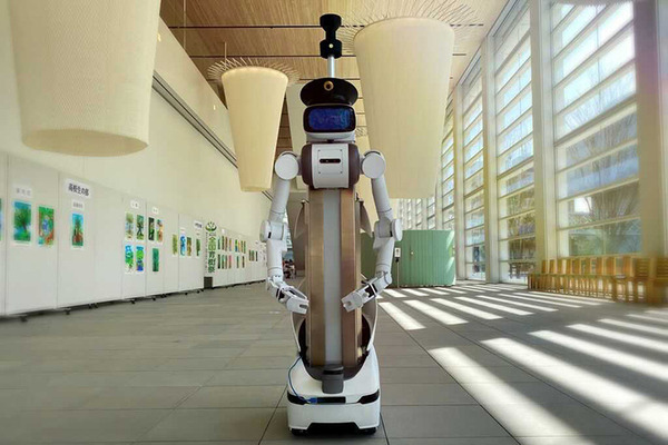 警備アバターロボット「ugo」大分県立美術館で実証実験を実施　立哨中にAIで来館者のカウントも