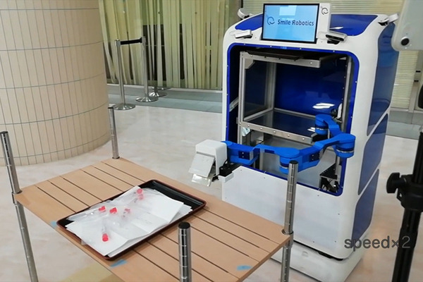 スマイルロボティクスの配膳・下膳ロボットをPCR検査に活用　非対面・非接触で自動搬送「Tokyo Robot Collection」