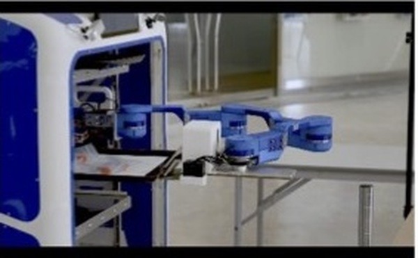 スマイルロボティクスの配膳・下膳ロボットをPCR検査に活用　非対面・非接触で自動搬送「Tokyo Robot Collection」