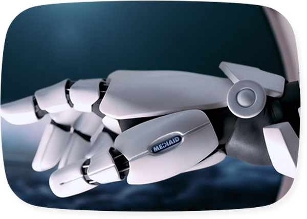 テレビCMに登場する「メディエイド：アンドロイド」ってなんだ?　「真マジンガーZERO」の余湖裕輝氏原画、Zeppetがキャラクター制作