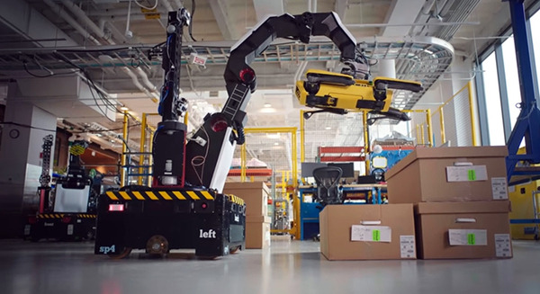 【速報】ボストンダイナミクスが倉庫自動化のための新しいロボット「Stretch」を発表　「Spot」も共演する動画も公開