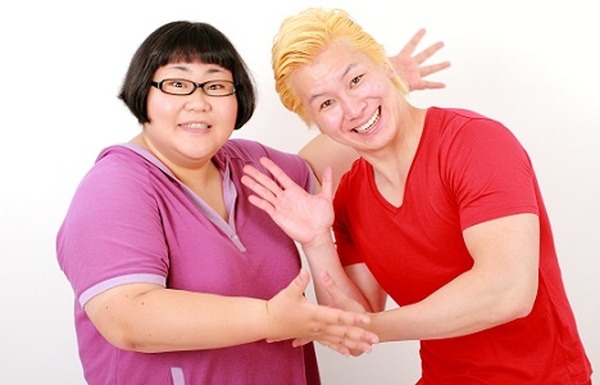 「ドラゴンクエストウォーク」新CMにメイプル超合金を起用　CM動画とSP動画を公開　カズレーザーが歩くことの大切さを力説?