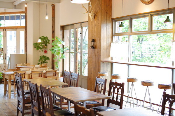 キヤノンMJの「AI密集アラート」とは　公共施設や店舗の密集回避を支援　独自のクラウド映像解析技術やネットワークカメラを活用