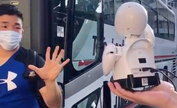 NTTが分身ロボット「OriHime」で ICT×スポーツ×地域の共創プロジェクト「E Cheer Up!」を開始　第1弾はラグビーで相互交流