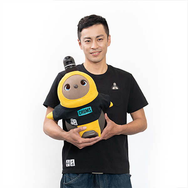 「LOVOTとお揃いコーデしたい」LOVOTがアウトドアブランド『CHUMS』とコラボ　ファッションアイテム5種が初登場！