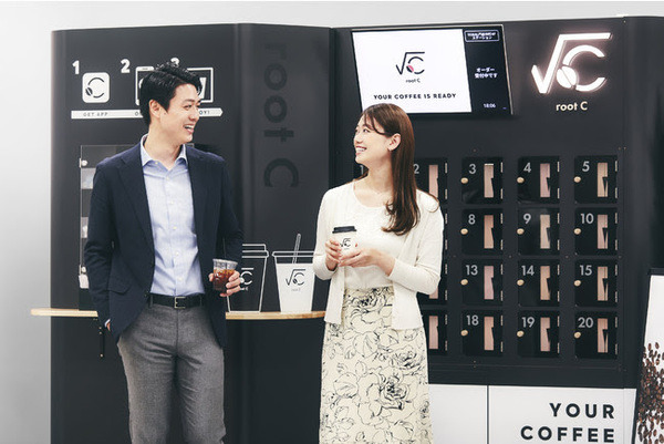 AIカフェロボット「root C」今度はJR新橋駅に登場　スマホで注文、待たずに上質なコーヒーを受取り　サブスクでも