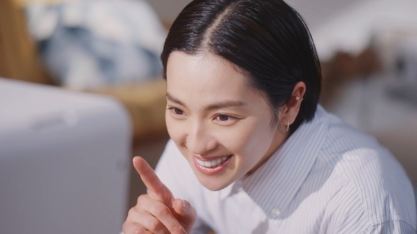 ユピテルの猫型バーチャルペット「Juno」のCMに中村アンさん登場！『日々の成長』篇でJunoと暮らす日々と楽しさを表現