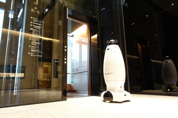 SEQSENSE 自律移動型警備ロボット「SQ-2」商用化から約1年半の導入台数を公表　コロナ禍の非接触型警備、人手不足対策化を推進