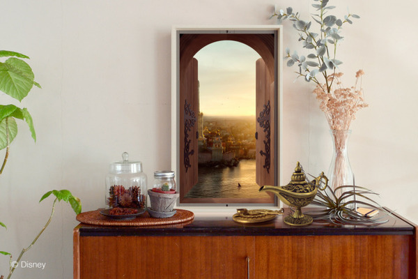 ディズニーの風景を部屋のインテリアにしたい　静かに変わる景色を楽しむDisney+「ディズニーパークの夜明け」と「Atmoph Window」