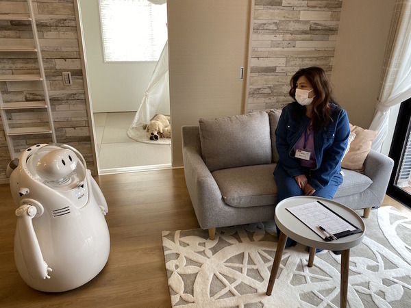 遠隔操作ロボット「MORK」がモデルハウスで非接触営業　無人内覧の希望者が増加