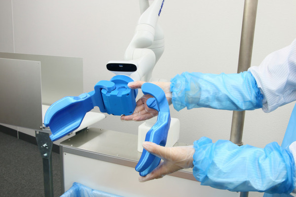 アールティ、野菜投入ロボット用のビジョン＆ピッキングシステムを開発　業務用フードスライサー等にカスタマイズ対応が可能