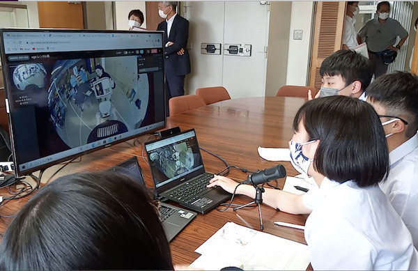 高校生がアバターロボット「ugo R」を愛知県から遠隔操作してインターン　都内のオフィスで英会話をしながら職業体験