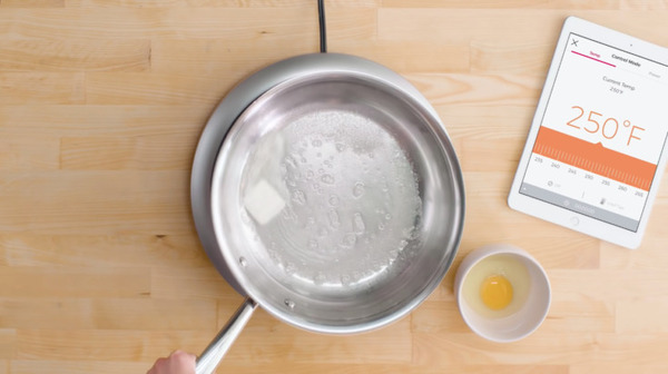 使えば使うほど料理の腕がシェフに近づくスマートキッチン家電　秘密はレシピアプリと調理器具の連動、ミシュランシェフも監修