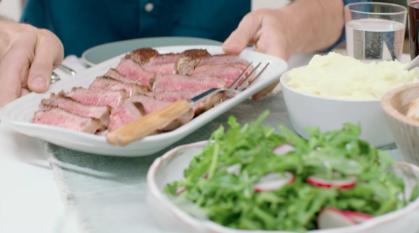 使えば使うほど料理の腕がシェフに近づくスマートキッチン家電　秘密はレシピアプリと調理器具の連動、ミシュランシェフも監修