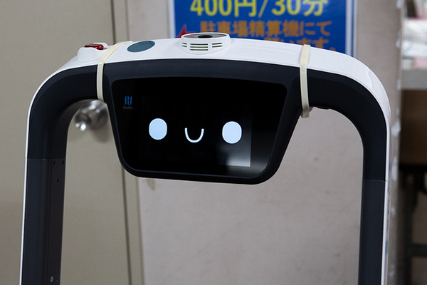 QBITと森トラストの自動搬送ロボット実証実験(2)　協働ロボット「館内の配送・集荷業務の自動化」の未来　デモ動画を公開