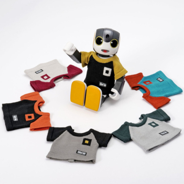 ロボット用アパレルブランド「ROBO-UNI」(ロボユニ)がロボホン公式衣装「地元応援ニットTシャツ(全6色)」発売