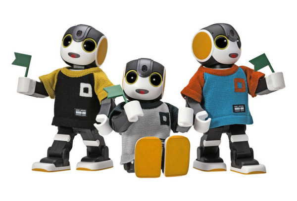 ロボット用アパレルブランド「ROBO-UNI」(ロボユニ)がロボホン公式衣装「地元応援ニットTシャツ(全6色)」発売