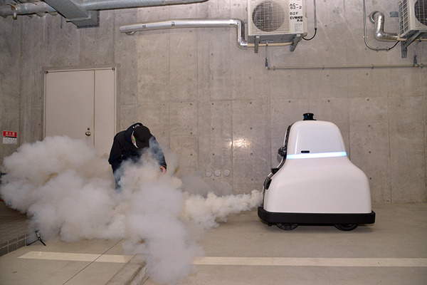 巡回だけでなく不審者の威嚇も！セコムが新型AIセキュリティロボット「cocobo」(ココボ)を発表　デザインは「LOVOT」の根津氏