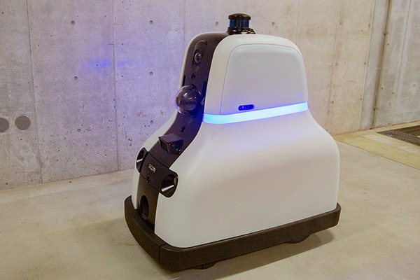 巡回だけでなく不審者の威嚇も！セコムが新型AIセキュリティロボット「cocobo」(ココボ)を発表　デザインは「LOVOT」の根津氏