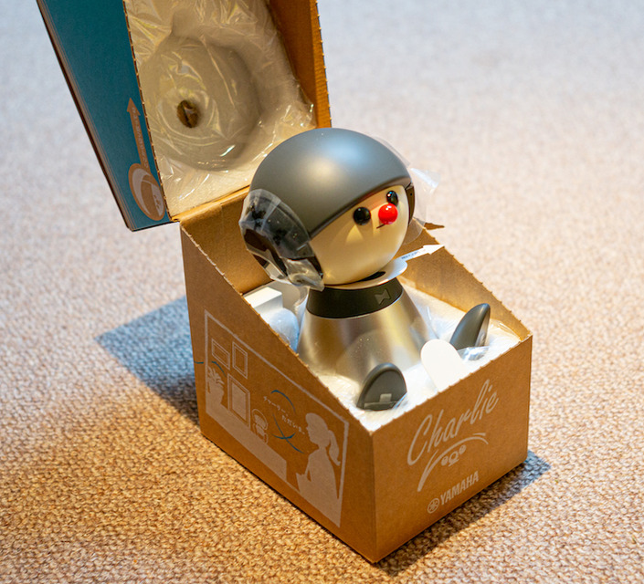 言葉をメロディにのせて会話するヤマハの会話ロボット『Charlie』(チャーリー)レビュー！～まずは開封の儀