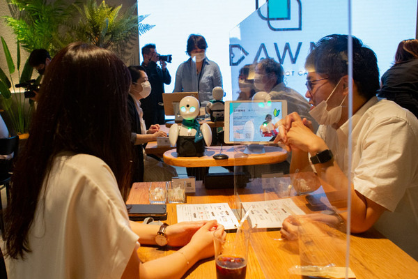 「分身ロボットカフェDAWN ver.β」常設実験店レポート　難病や外出困難の人達が活き活きと働けるカフェがついに常設店に