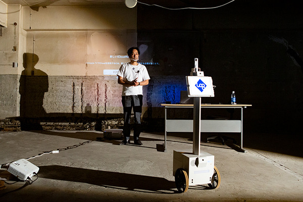 【日本初】VRとロボットで建築現場のDX化を推進　ログビルドが「建築のミライ」発表会でアバターロボットとVRデジタルツインを公開