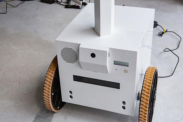 【日本初】VRとロボットで建築現場のDX化を推進　ログビルドが「建築のミライ」発表会でアバターロボットとVRデジタルツインを公開