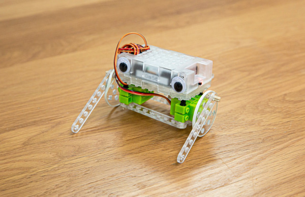 パチッとはめてロボットを作れる「ユカイなパチパチブロックキット」8月5日に新発売 教育機関向けに先行レンタルを実施