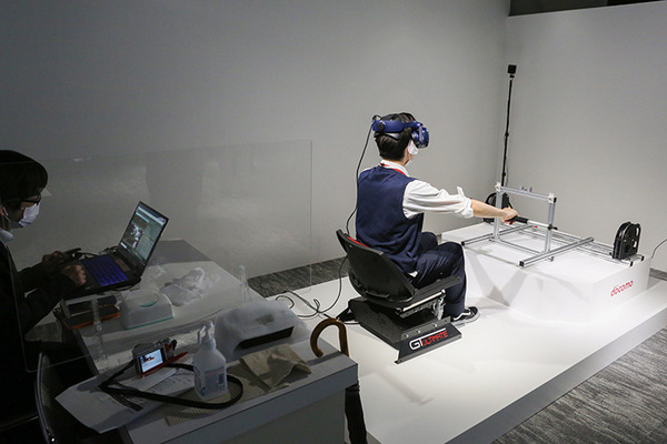 5Gで加速する「VR」活用、ディズニープリンセス展とVRでコラボも　ドコモがVR最新技術を展示「MWC21ショーケース」レポート