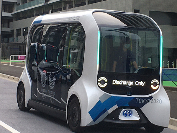 トヨタ自動運転EVバス「eパレット」東京五輪2020選手村で走行テスト中　短距離・低速型EV「APM」も導入