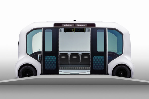 トヨタ自動運転EVバス「eパレット」東京五輪2020選手村で走行テスト中　短距離・低速型EV「APM」も導入
