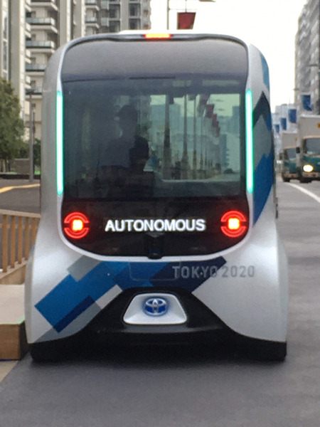トヨタ自動運転EVバス「eパレット」東京五輪2020選手村で走行テスト中　短距離・低速型EV「APM」も導入