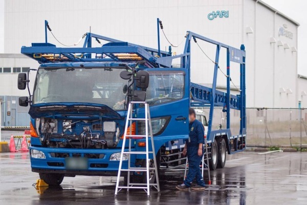 AIが左側方の歩行者や自転車、急な割り込みを検知 大型トラック用安全AIカメラシステム「ACSL-0003」日本自動車研究所でテスト