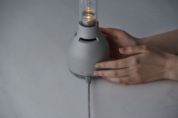 ソニーのキャンドルライトみたいなグラスサウンドスピーカー『LSPX-S3』有機ガラス管からクリアな音が広がるしくみ