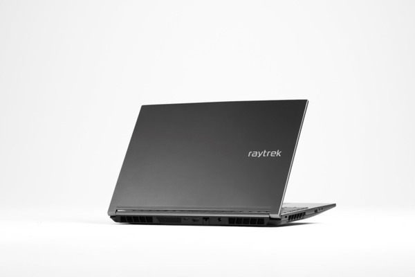 体験型ストア「b8ta」が1周年記念企画を開催 アウトドア好き・親子が楽しめる期間限定コーナー、b8ta限定の「香り」を体験できる商品展示など