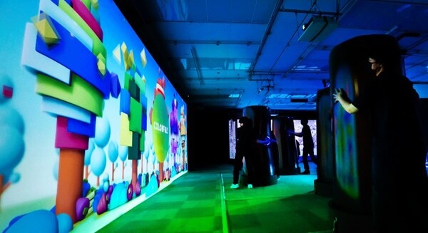 松屋銀座でポケモンと楽しむ体験型企画展開幕！光や音の演出で会場内に色があふれる「POKÉMON COLORS」