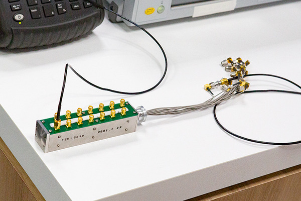 空飛ぶ通信基地局「HAPS」の最新技術「Beyond 5G／6G」最前線　ソフトバンクがペイロード内部を初公開