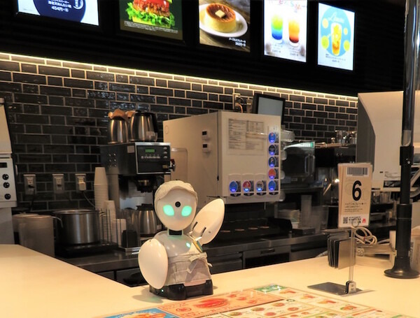 フードメニューを「OriHime Porter」がお届けして接客　モスバーガー大崎店に「OriHime専用席」を設置