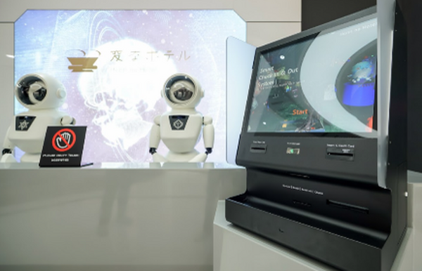 「変なホテル」が海外初進出！韓国・明洞に宇宙船をイメージした「変なホテル ソウル 明洞」をオープン　宇宙飛行士ロボットと恐竜がお出迎え